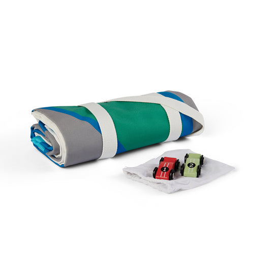 Folded car lover playmat and 2 toy cars